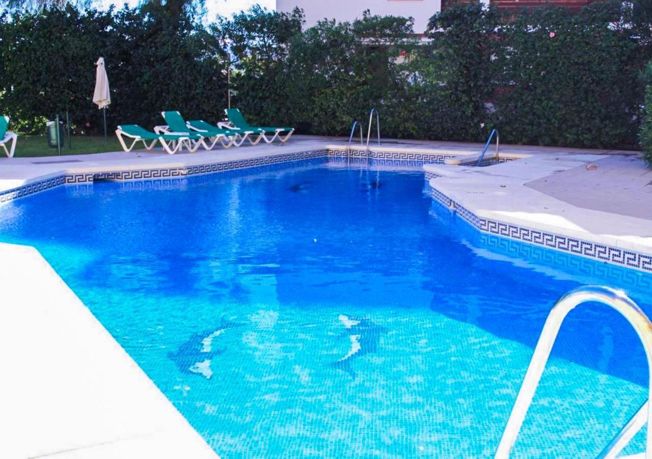 Playa Flores - Vistas A La Piscina Torremolinos Bagian luar foto