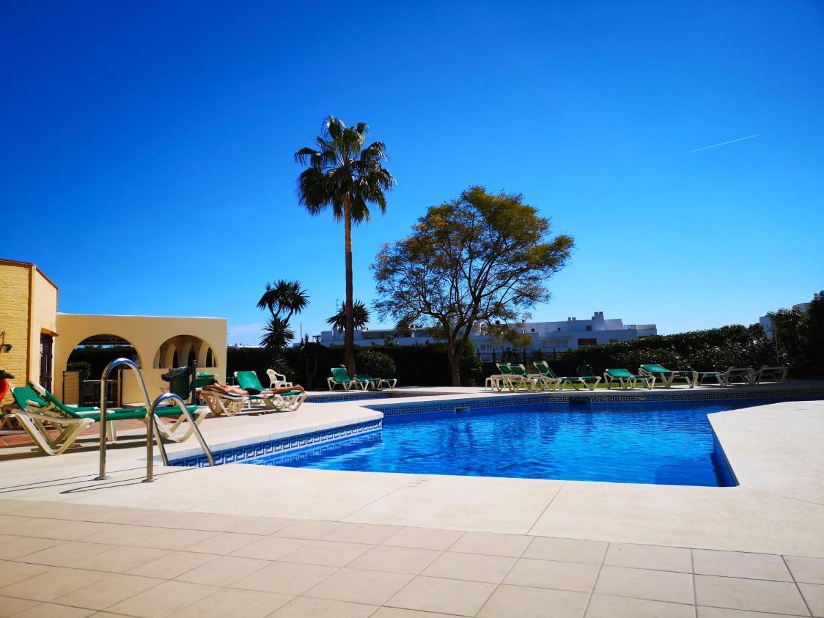 Playa Flores - Vistas A La Piscina Torremolinos Bagian luar foto