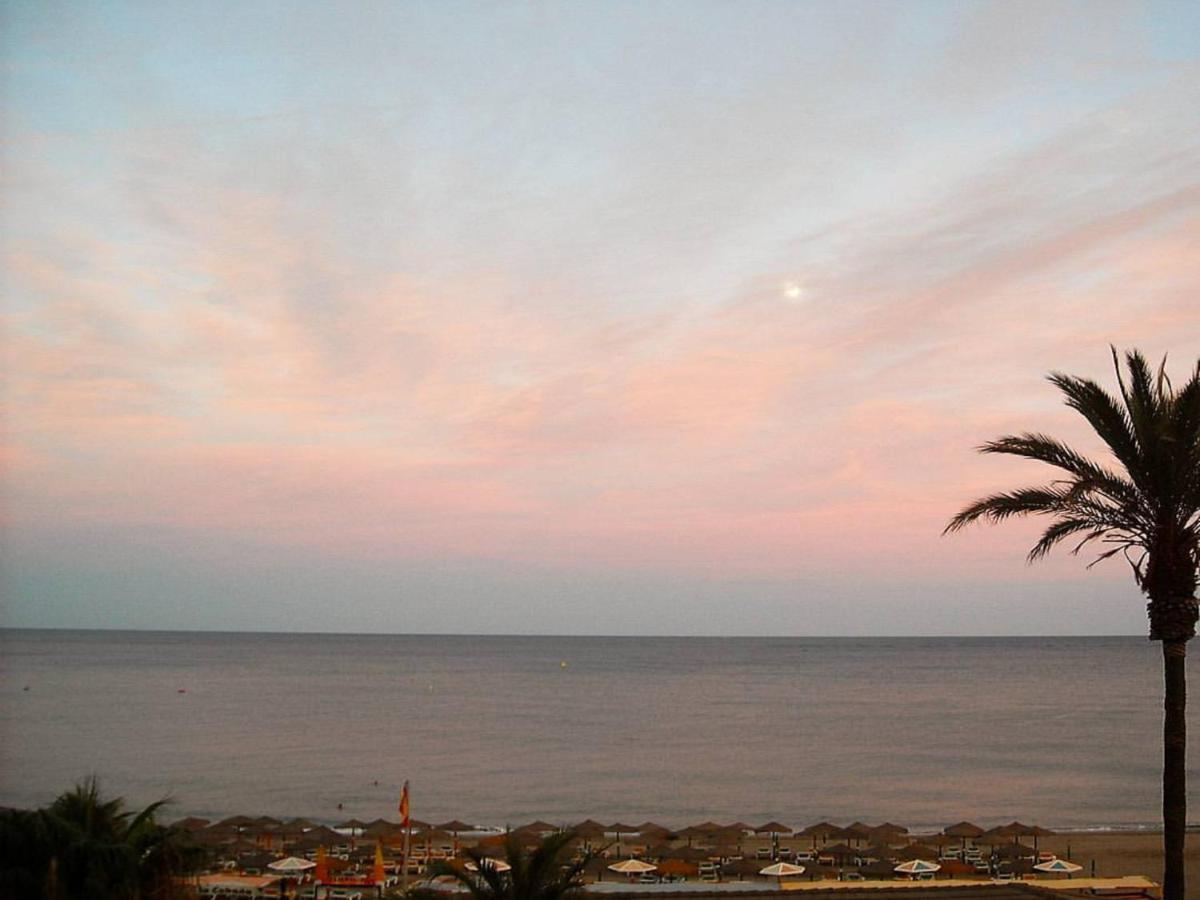 Playa Flores - Vistas A La Piscina Torremolinos Bagian luar foto